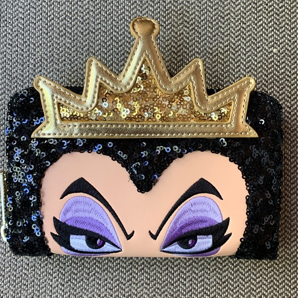 Loungefly Disney Snow White Evil Queen Sequin Cosplay Zip Around Wallet - Picture 16 of 16